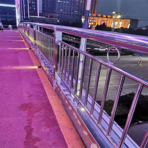 不銹鋼燈光欄桿